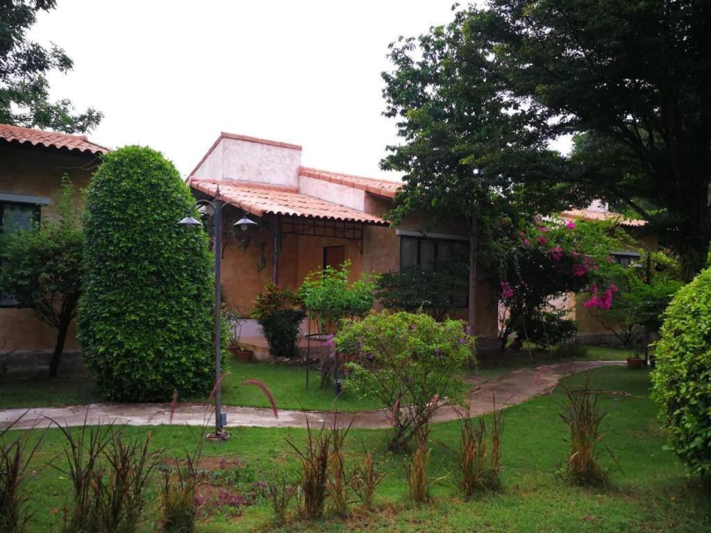 Villa Tuscany Country Resort Suan Phueng Eksteriør billede