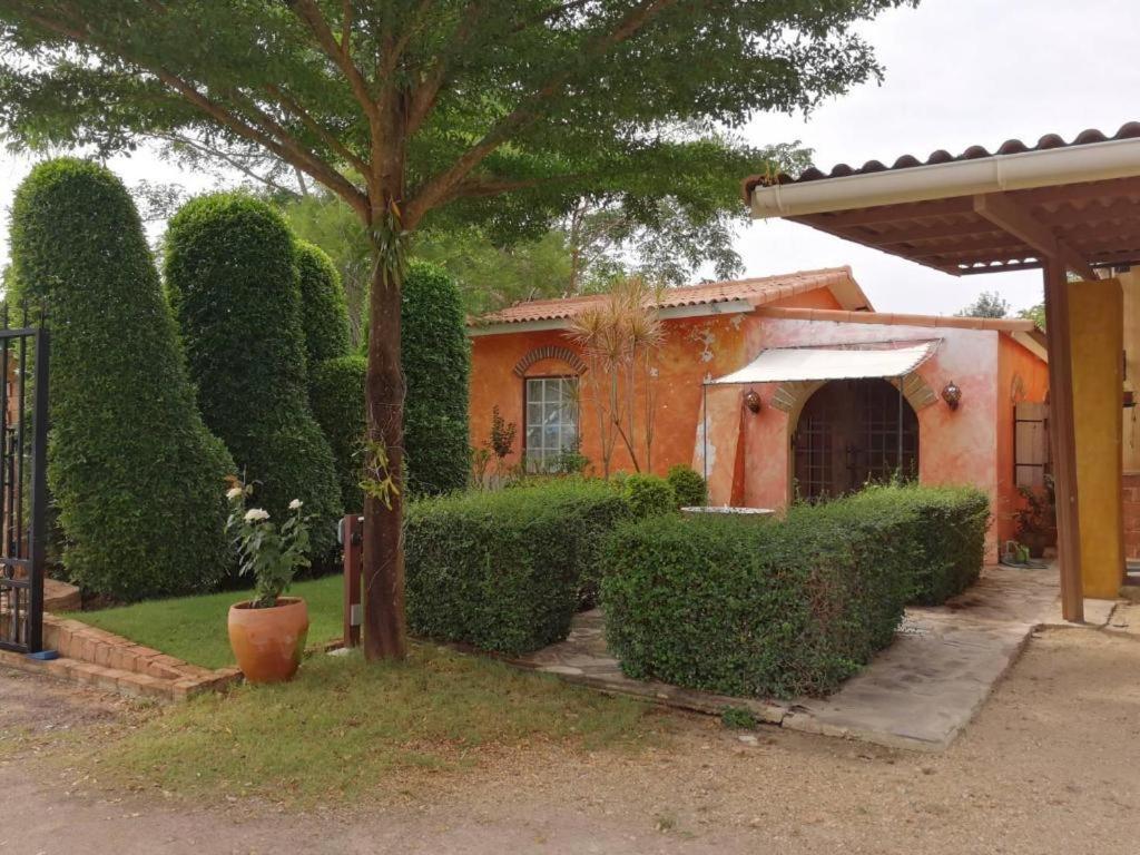 Villa Tuscany Country Resort Suan Phueng Eksteriør billede