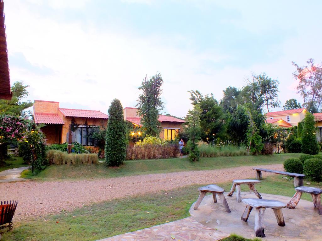 Villa Tuscany Country Resort Suan Phueng Eksteriør billede