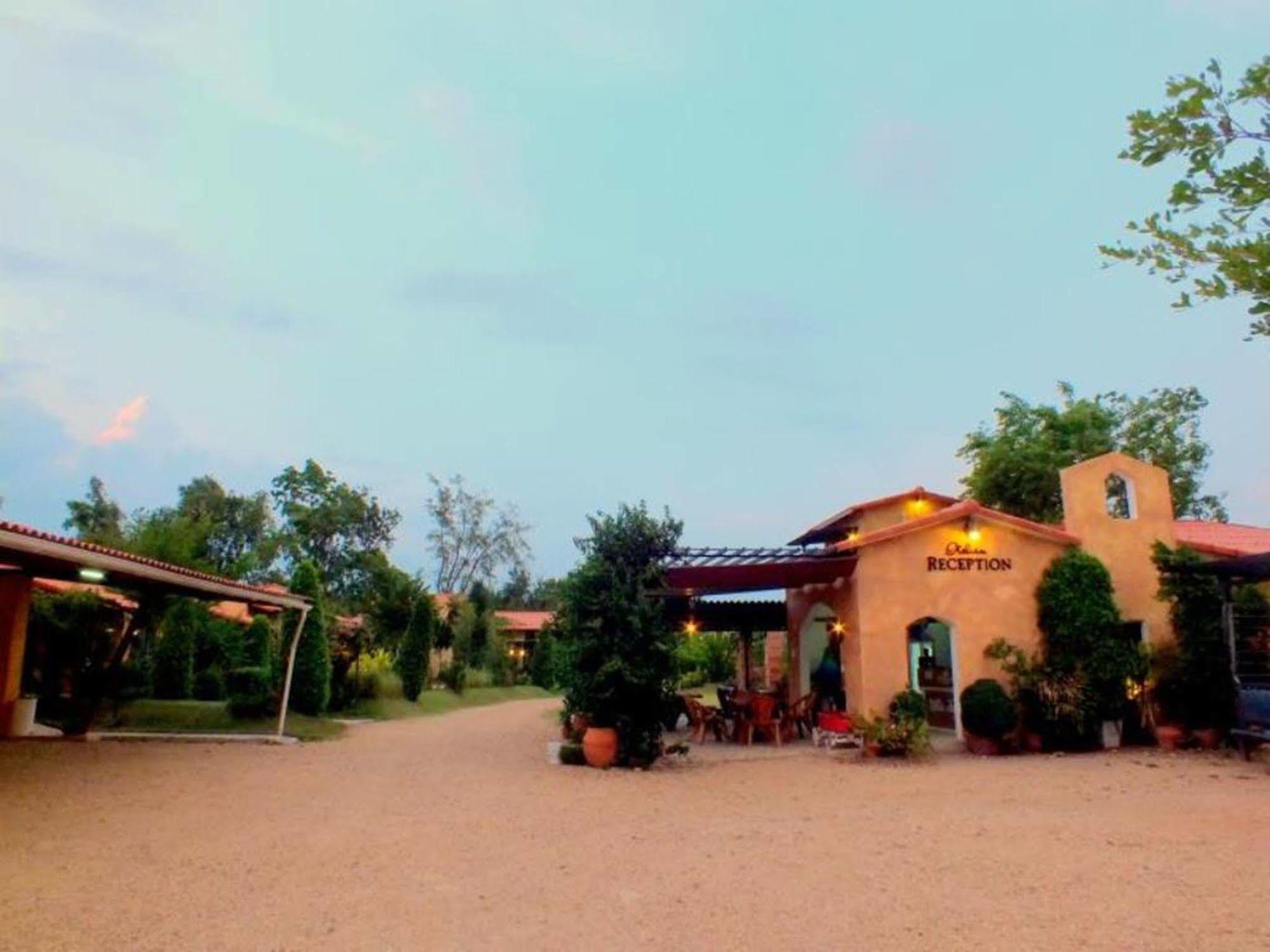 Villa Tuscany Country Resort Suan Phueng Eksteriør billede